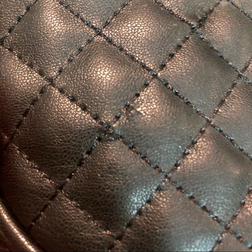 Ellen Tracy Quilted Belt Bag / Fanny Pack - Picture 3 of 7